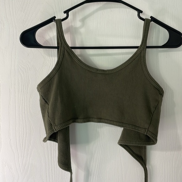 💰Garage NWOT Green Wrap Tie Front Crop Ribbed Tank Top Size Small P - Picture 3 of 5